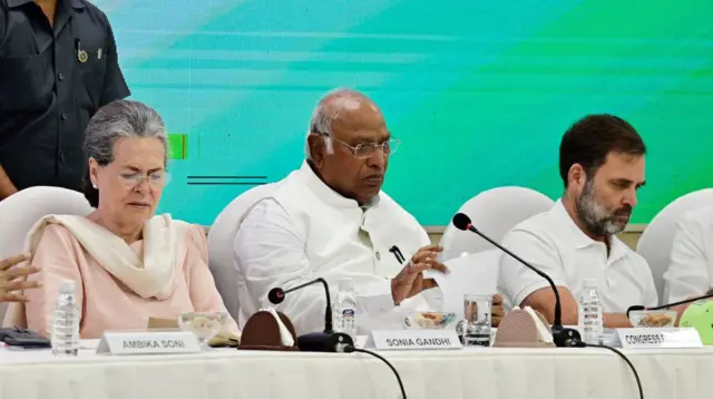 'रथ प्रभारी' के लिए सेना के इस्तेमाल पर आक्रामक हो रही कांग्रेस