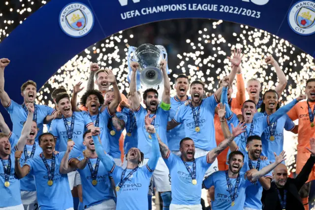 Şampiyonlar Ligi kupasını Manchester City kaptanı İlkay Gündoğan kaldırdı.