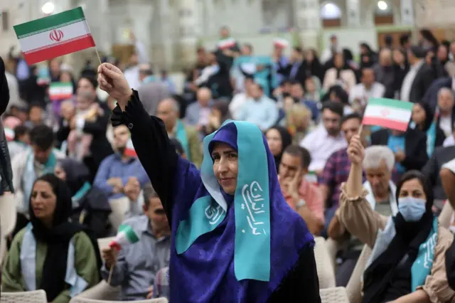 Pezeşkiyan destekçileri 