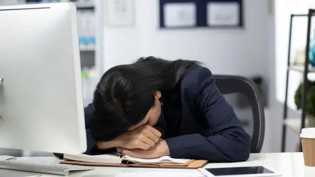 মাইগ্রেন অ্যাটাকের পর অনেকে কোন কাজে মনোযোগ দিতে পারেন না।