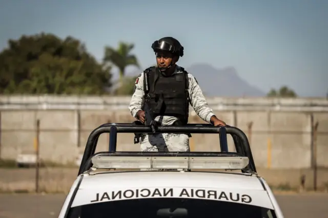 Guarda Nacional mexicana na Prisão de Aguaruto em Culiacán, onde ocorreu uma tentativa de fuga em massa durante confrontos entre pistoleiros do Cartel de Sinaloa e agentes da Secretaria de Defesa Nacional em Sinaloa, México, em 7 de janeiro de 2023