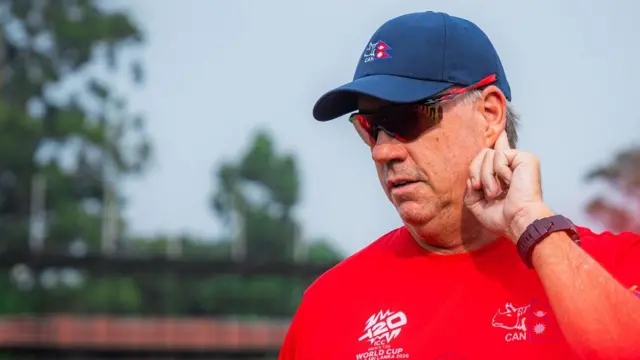 प्रशिक्षक स्टुअर्ट ल 