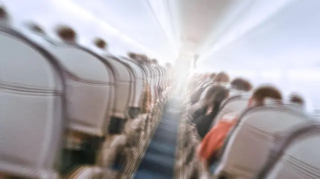 La cabina de un avión