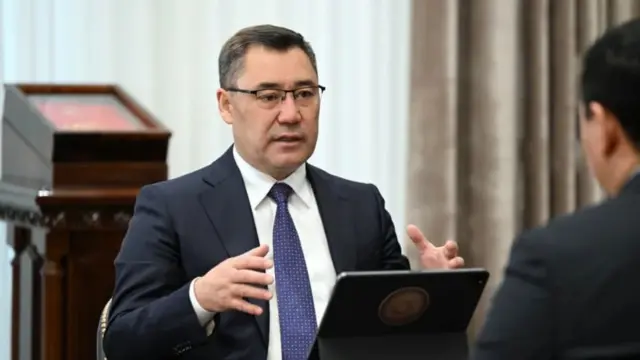 Президент Садыр Жапаров "Кабар" агенттигине маек берип жаткан учуру