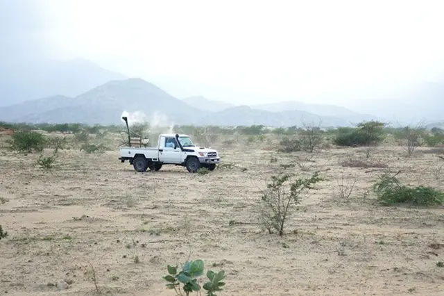 ጸረ-ኣንበጣ እትነጽግ ማኪና፡ ኤርትራ