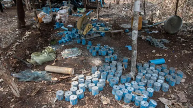 တော်လှန်ရေးတပ်ဖွဲ့ဝင်များရဲ့ လက်လုပ်မိုင်းများ