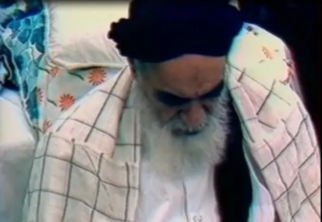 Jawiga sheekooyinka dowladda ee la xiriira maqnaanshaha Mojtaba Khamenei iyo arrimaha amniga ayaa si dabiici ah u horseeday in qaybo ka mid ah dadweynaha ay umaleeyaan in uusan noolayn ama uu si xun u dhaawacmay intii lagu jiray weerarkii lagu qaaday gurigiisa.