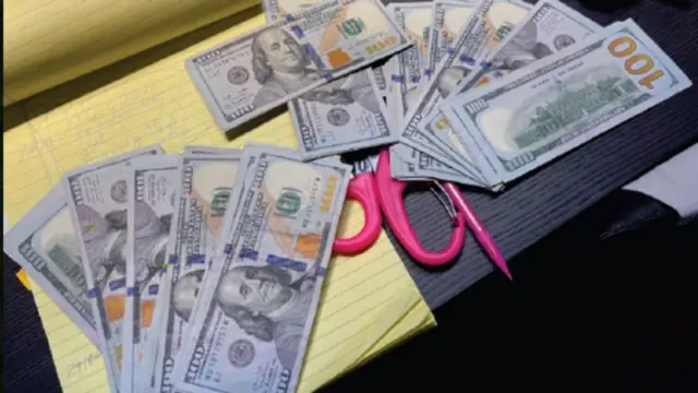 検察によると、ペリー氏のアシスタントは医師の1人に現金数千ドルを支払い、ケタミンを手に入れていた