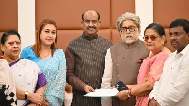 স্পিকারের সঙ্গে তৃণমূল কংগ্রেসের সাবেক নেতা ও সংসদ সদস্যরা