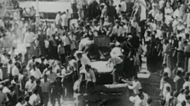 ఇరాన్ వీధుల్లో షా అనుకూలదారులు