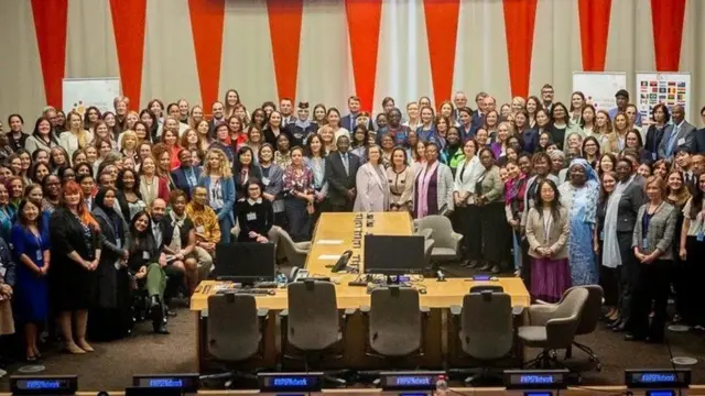 Janaraal Jaamac ayaa bartanka kaga jira sawirka laga qaaday kooxda 