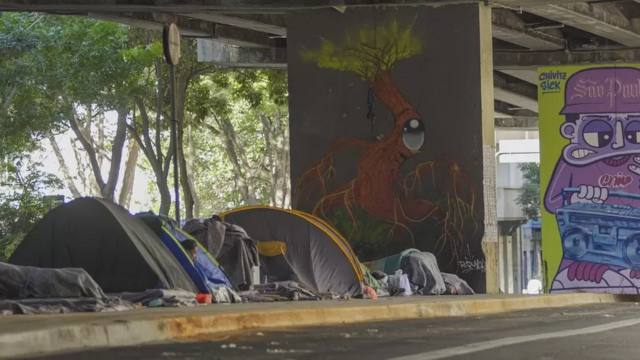 Barracas com moradoresslot pgsoftrua embaixo do Minhocão