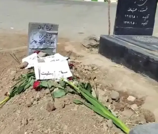 مزار مهسا (ژینا) امینی، که در بازداشت گشت ارشاد کشته شد