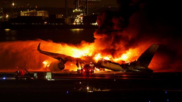 Avião da Japan Airlinescruzeiro vasco palpitechamas