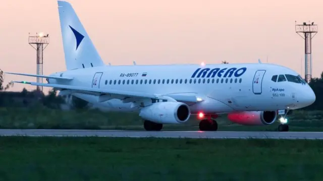 எஸ்ஜே-100 பயணிகள் விமானம், இந்தியா - ரஷ்யா ஒப்பந்தம்