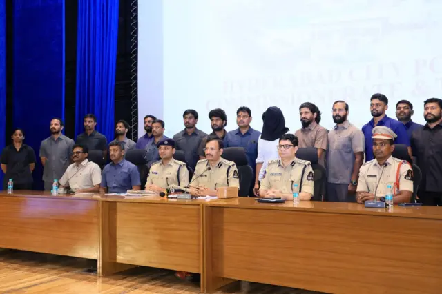 గంజాయి, తపాలా శాఖ స్పీడ్ పోస్టు, ఝార్ఖండ్, హైదరాబాద్ పోలీసులు