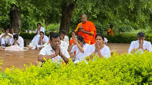 लुम्बिनीमा तीर्थालु तथा पर्यटक