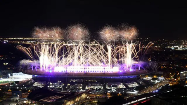 பாரிஸ் ஒலிம்பிக் நிறைவுவிழா புகைப்படங்கள்