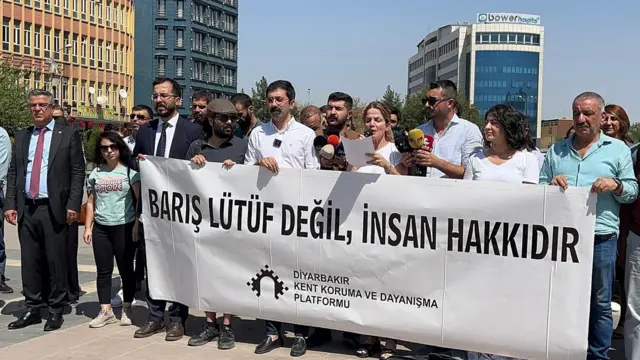 Diyarbakır Kent Koruma ve Dayanışma Platformu'na göre devlet barışçıl çözümde ısrarcı olmalı