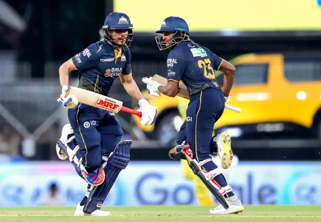 குஜராத் அணிக்கு கில் - சாய் சுதர்ஷன் ஜோடி பவர்பிளேவில் நல்ல அடித்தளம் அமைத்துக் கொடுத்தது