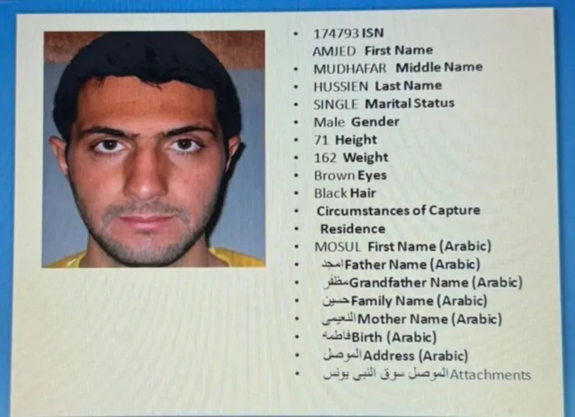 تصویر احمد شرع هنگام بازداشت در زندان بوکا در سال ۲۰۰۵