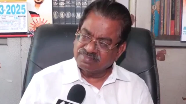 தி.மு.க செய்தித் தொடர்புக் குழுத் தலைவரும் முன்னாள் எம்.பியுமான டி.கே.எஸ்.இளங்கோவன்