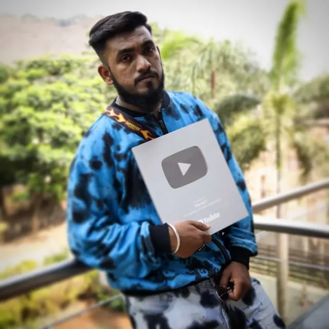 अभिषेक कुर्मे 