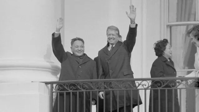 Lãnh đạo Trung Quốc Đặng Tiểu Bình và Tổng thống Mỹ Jimmy Carter gặp nhau vào ngày 29/1/1979, khi ông Đặng nói rằng sẽ "dạy cho Việt Nam một bài học" và khoảng hai tháng sau, ông xua quân đánh vào lãnh thổ Việt Nam