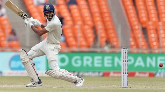 அக்ஷர் படேல் ஆல்ரவுண்டர் ஆவாரா?