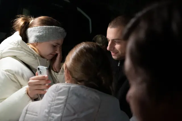 Зустріч звільненого з полону військовополоненого з рідними