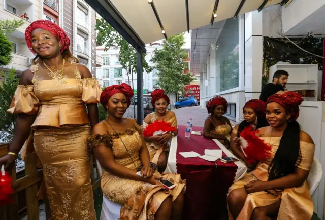 Ụmụagbọghọ bịara agbakwụkwọ