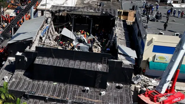 vista aérea de la discoteca jet set con el techo colapsado
