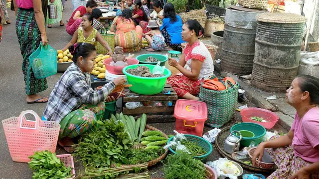 ကုန်စျေးနှုန်းကြီးမြင့်တဲ့ဒဏ်ကို အခြေခံအလုပ်သမားတွေ အဆိုးဆုံးခံကြရ