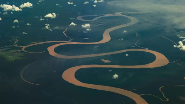 Vista area do rio Amazonas prximo a Manaus