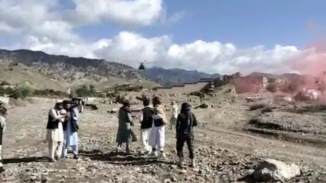 Abakora ubutabazi bakomeje kugera mu ntara ya Paktika bakoresheje indege ya kajugujugu