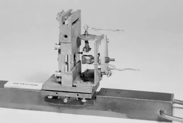 นาฬิกาอะตอมซีเซียม ถูกสร้างขึ้นที่ห้องปฏิบัติการฟิสิกส์แห่งชาติของสหราชอาณาจักร เมื่อปี 1955