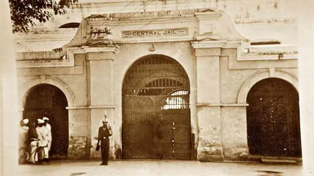 शुरू में इसी जेल में जतींद्र दास को रखा गया था. 