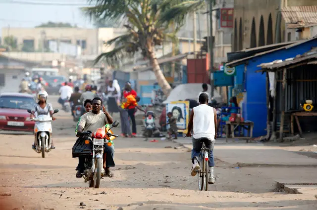 Certains parents, du moins une bonne partie, ont abandonné leur responsabilité