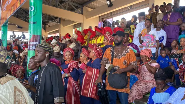 Awọn eeyan nibi ayẹyẹ Ojude Oba.