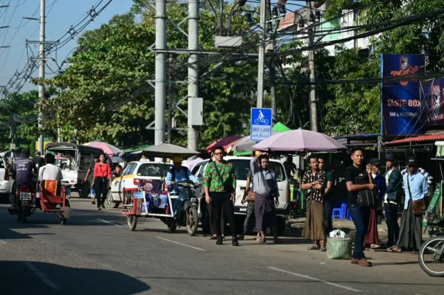 စစ်ဘေးရှောင်တွေရောက်လာကြတဲ့ ရန်ကုန်မြို့(ပုံဟောင်း)