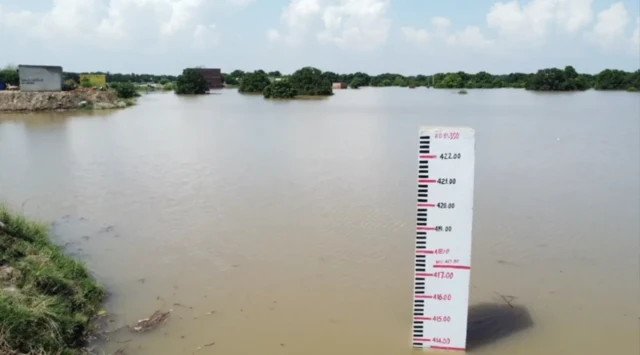 د پاکستان ۴۰ سلنه وګړي د بېوزلۍ کرښې لاندې ژوند کوي.