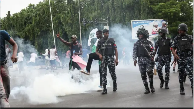 Aworan awọm agbofinro to yin tajutaju