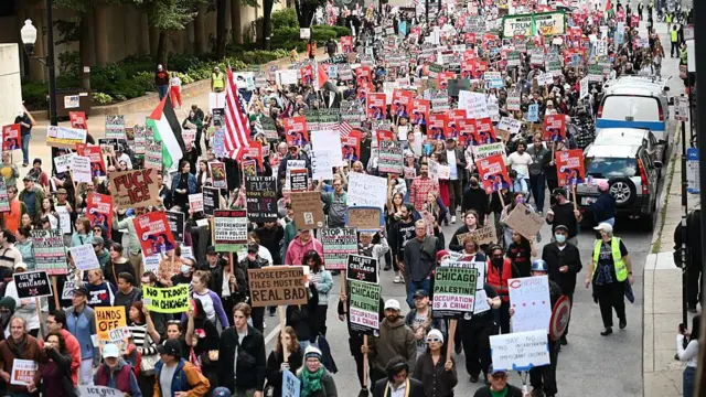 تظاهرات دیشب در شهر شیکاگو، سومین شهر پرجمعیت آمریکا