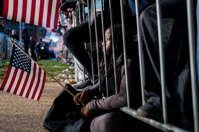 Surawwan muraasa miira deeggartoota Kamaalaa Haarisinjifannoo Tiraamp booda