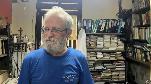 Zislao Ksiasek em seu escritório
