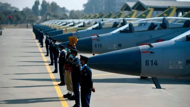 Diyaaradaha Pakistan