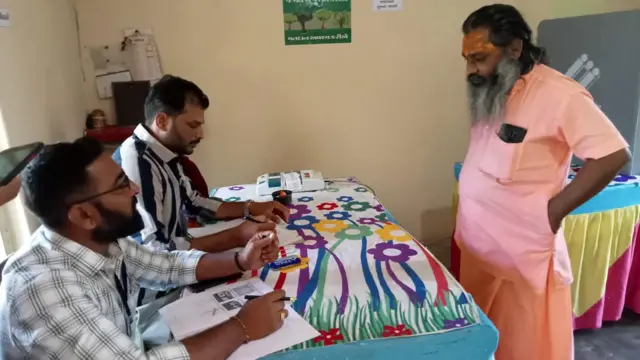 गीरच्या जंगलात 2022 साली एकमात्र मतदारासाठी मतदान केंद्र उभारण्यात आलं होतं.