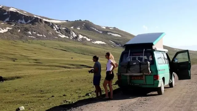 Кыргыз жайлоолору туризмдин өзүнчө бир маанилүү булагы.