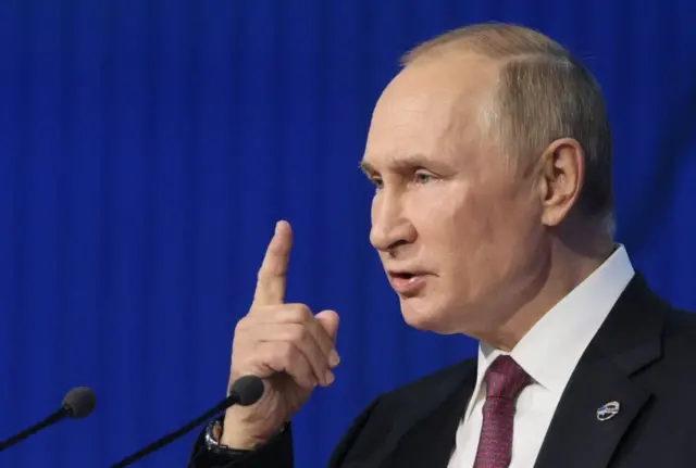 Tổng thống Nga Vladimir Putin tham gia phiên họp toàn thể của Câu lạc bộ Thảo luận Quốc tế Valdai vào ngày 27/10 
