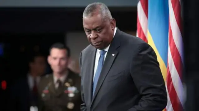 প্রতিরক্ষা মন্ত্রণালয়ের সেক্রেটারি লয়েড অস্টিন বলেছেন, তারা এই ঘটনা নীবিড়ভাবে পর্যবেক্ষণ করছেন।